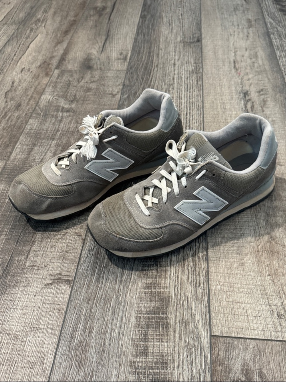 New Balance 574 Men's Gray Suede & Mesh Athletic Sneakers